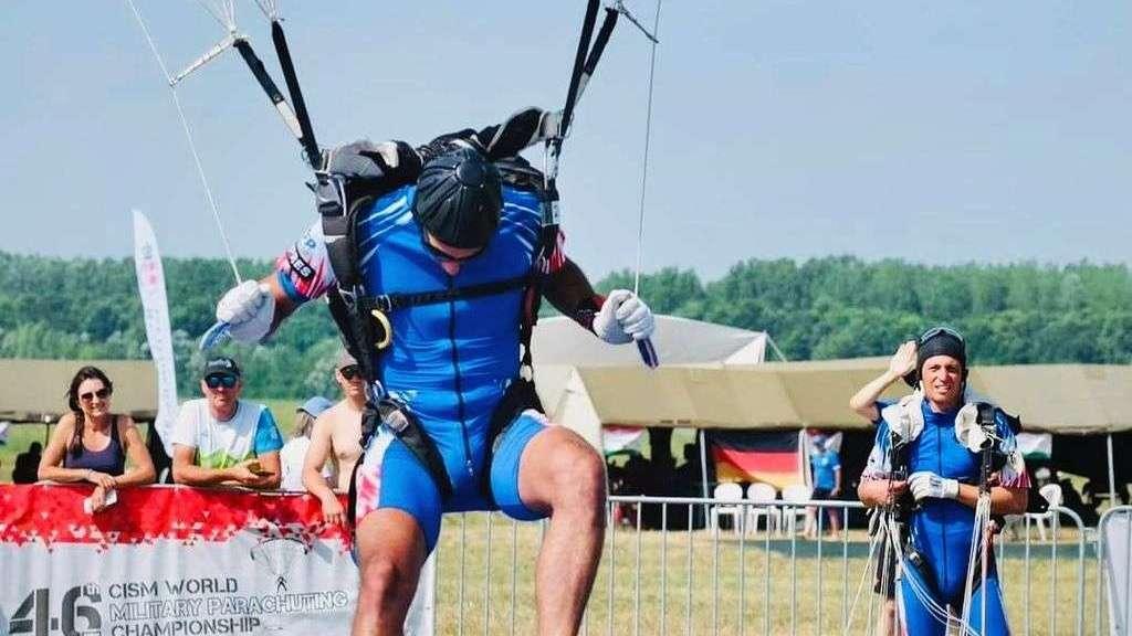 Un parachutiste licencié à Aix médaillé lors du championnat du monde militaire 