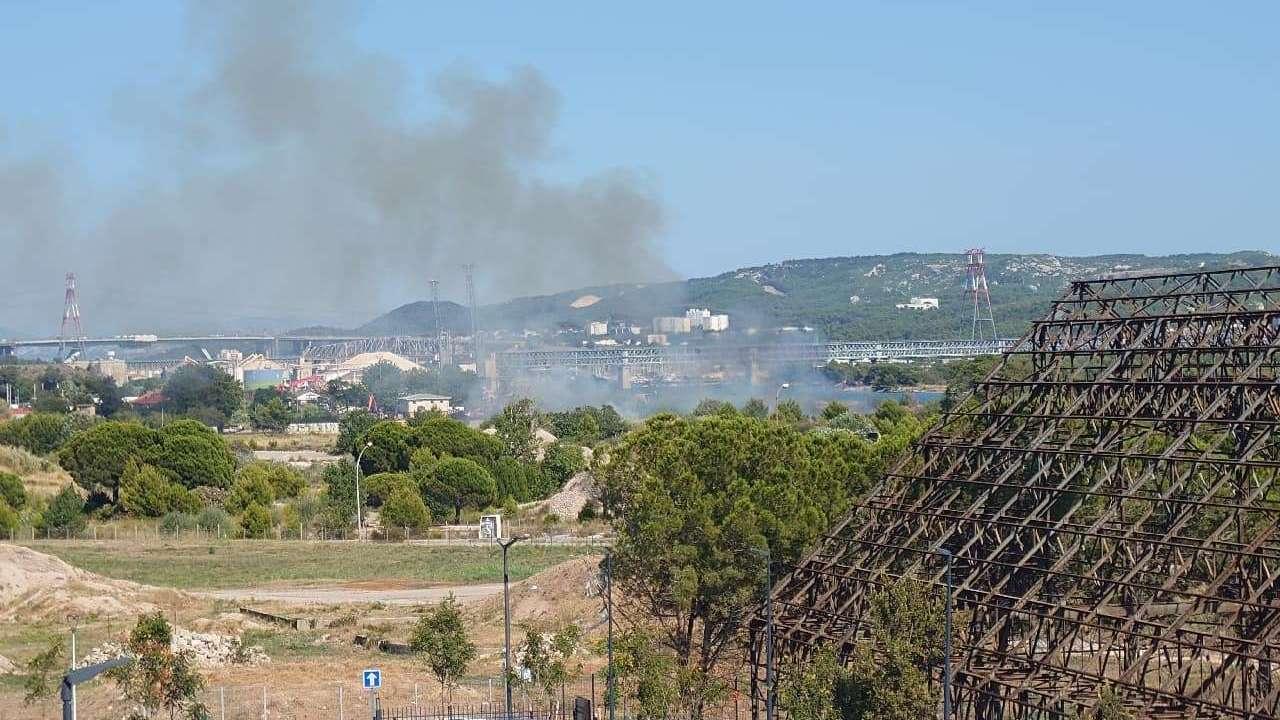 Incendie à Martigues : le feu ne progresse plus, les opérations de noyage sont en cours