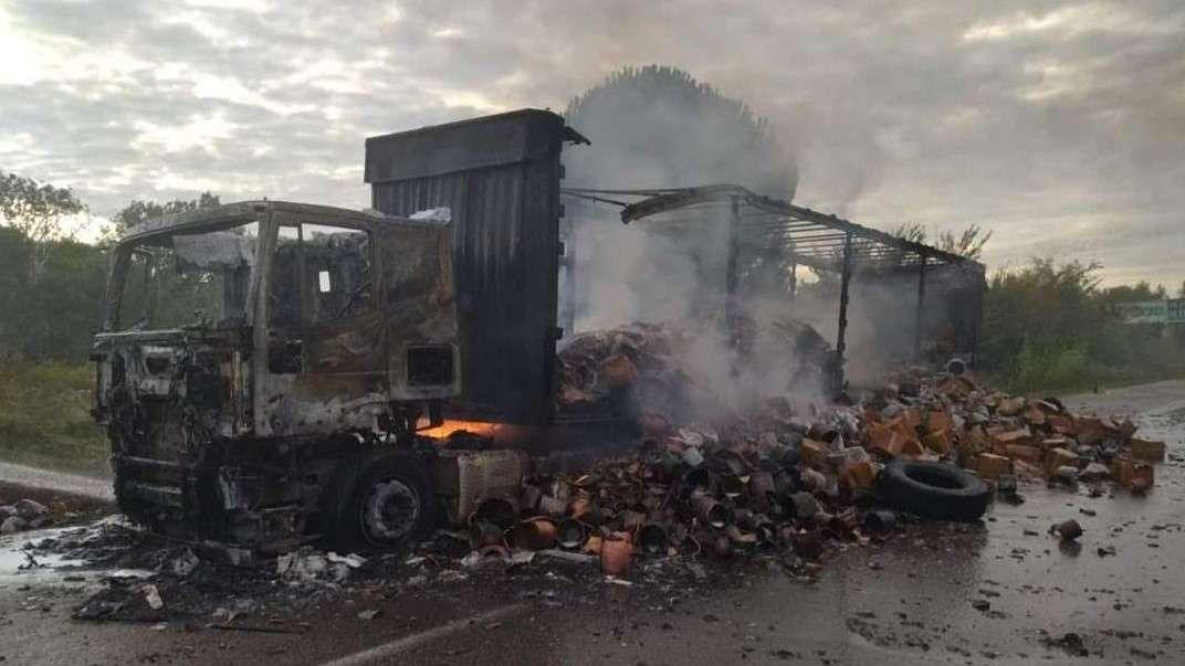 Arles : un poids-lourd en feu a bloqué la N113