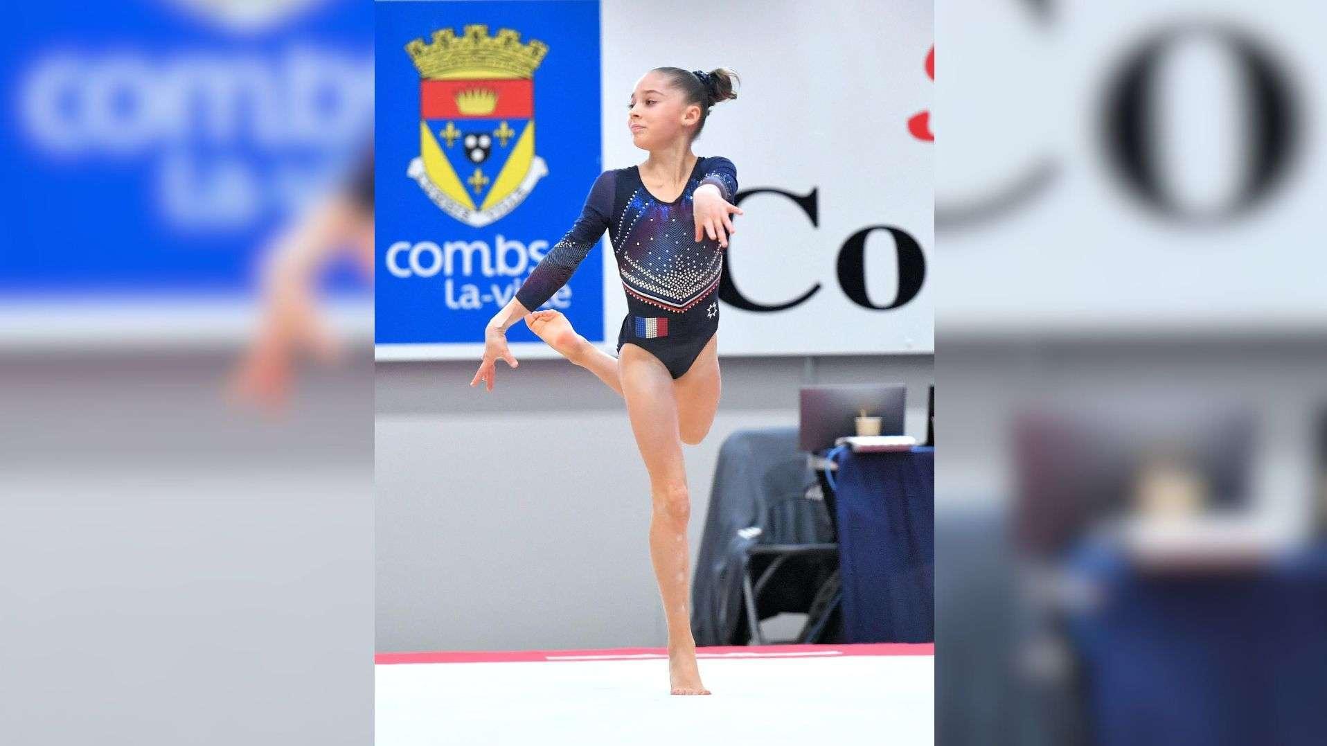 Gymnastique : le maillot bleu va si bien à la Martégale Chloé Jurado et à l'Istréenne Romane Vanni