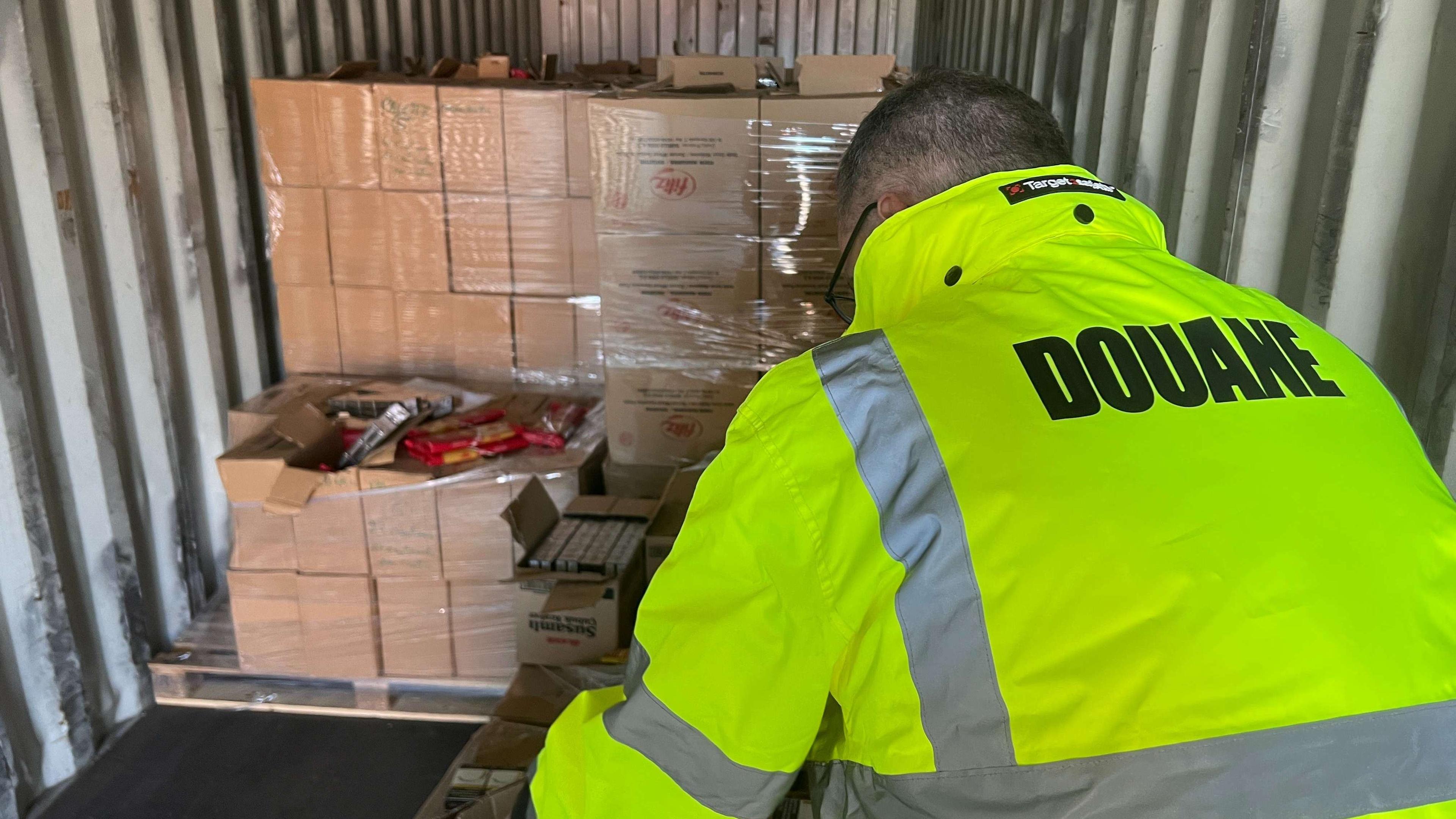 Port de Fos : importante saisie de bonbons "non conformes et dangereux" venant d'Inde