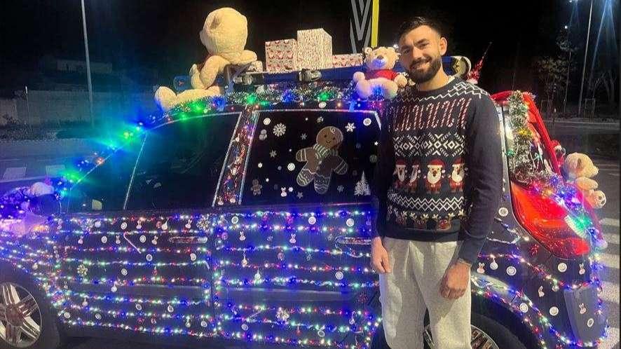 A Istres, sa voiture customisée brille de mille feux pour Noël