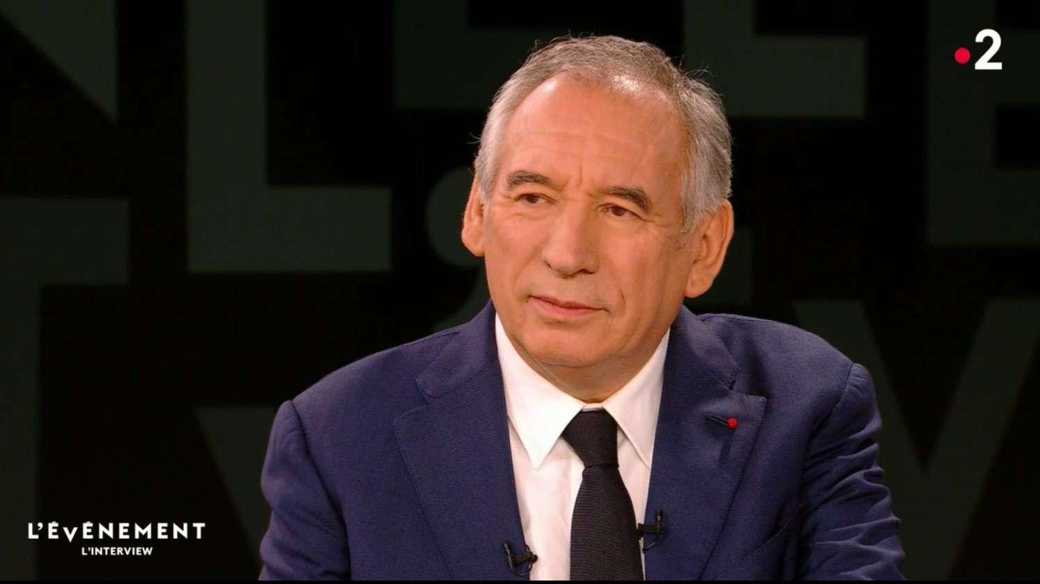 Retraites : Bayrou "croit" qu'il y a une autre solution que le report de l'âge à 64 ans