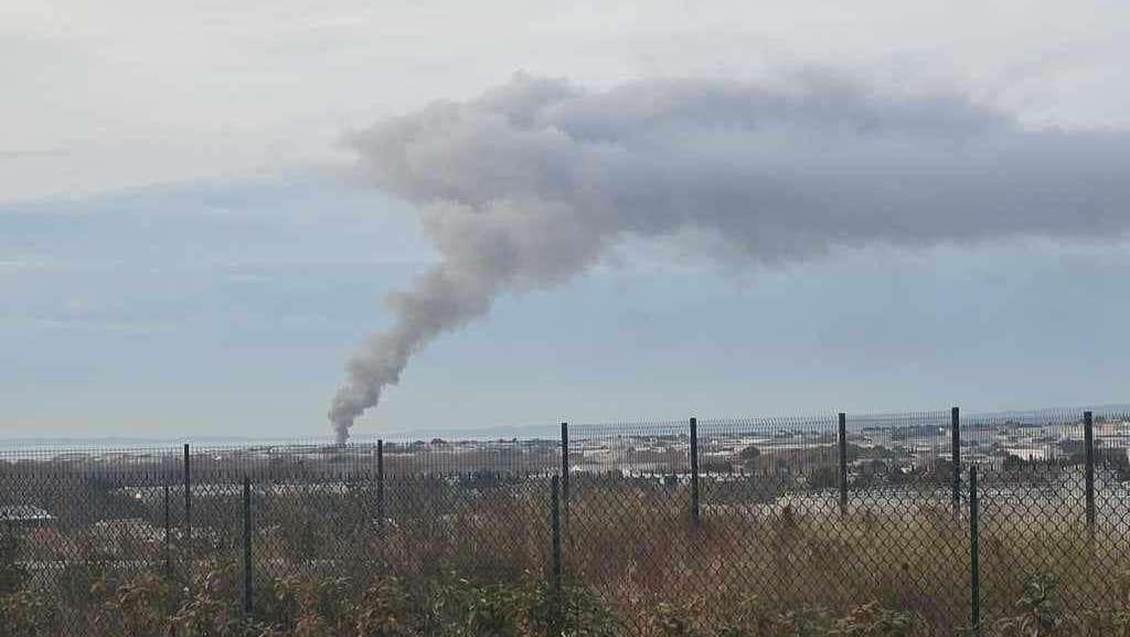 Vitrolles :  soixante pompiers en intervention sur un incendie de bouteilles de gaz