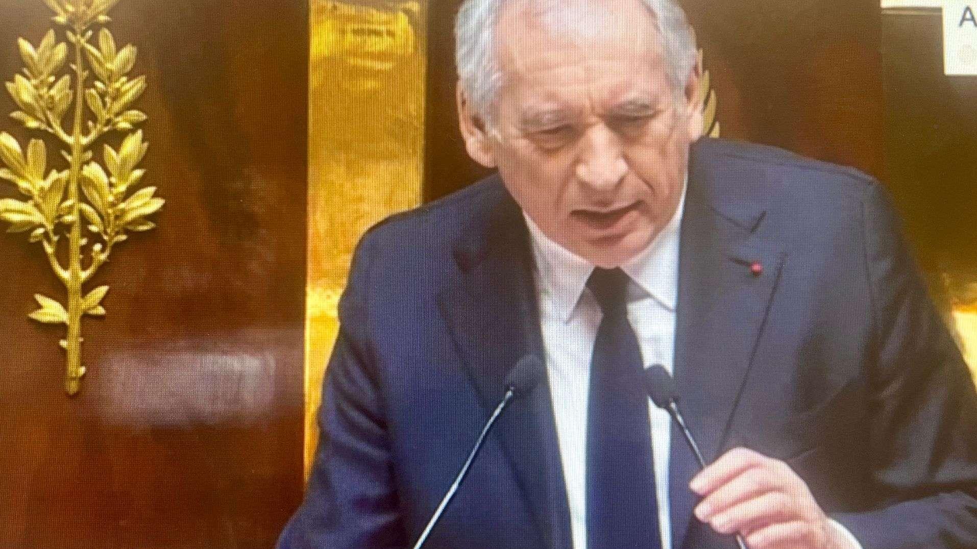 Discours de politique générale : retraite, budget, Corse, audiovisuel, gilets jaunes,... les principales déclarations de François Bayrou