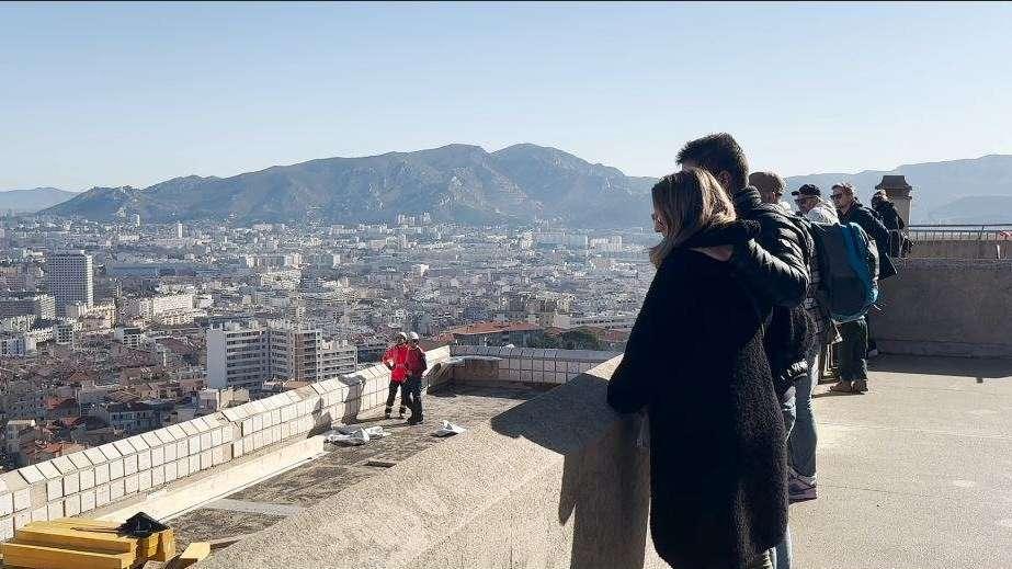 “Il faut la préserver” : la Bonne Mère en travaux sous les yeux des visiteurs