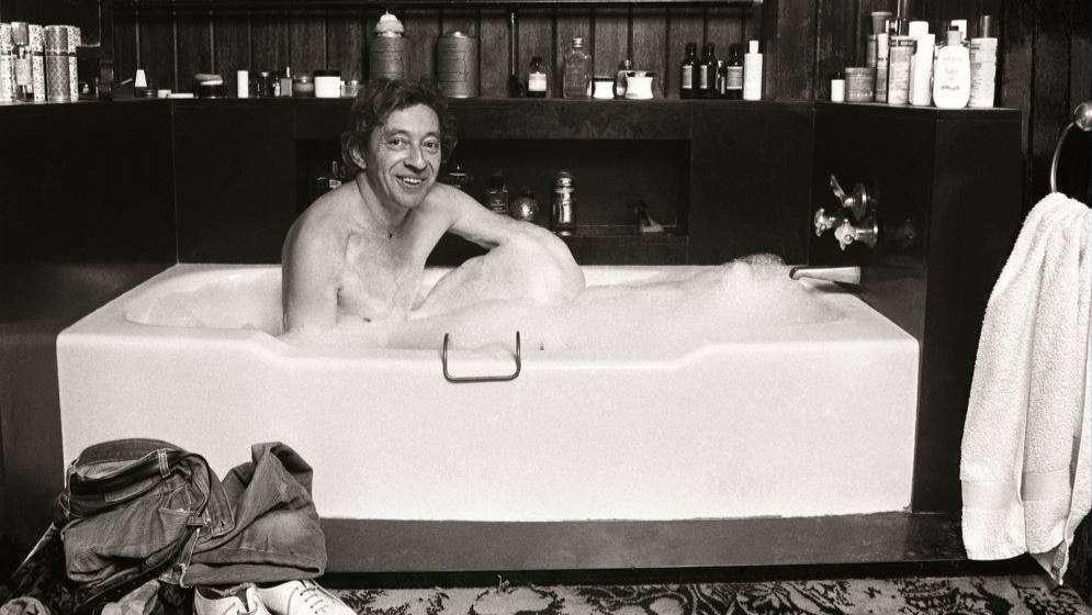 Les photographies de Xavier Martin exposées à Arles : "Nu dans la baignoire, Serge Gainsbourg a éclaté de rire"