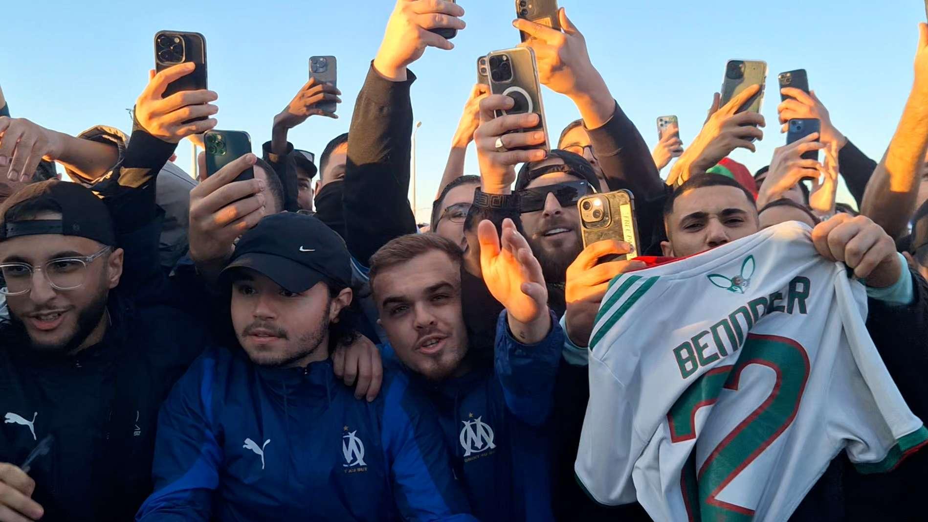 Les supporters de l'OM survoltés pour accueillir Ismaël Bennacer à l'aéroport de Marignane