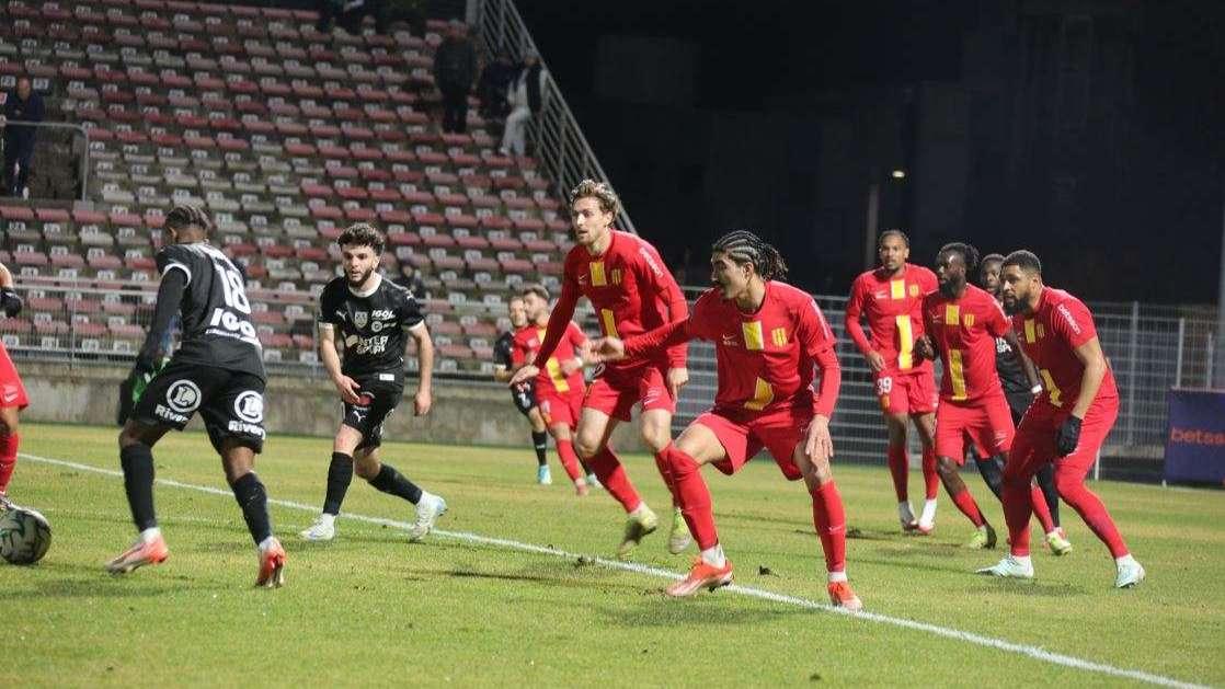 Lorient - FC Martigues : "C'est un match qui va se jouer entre le terrain et les infos en direct"