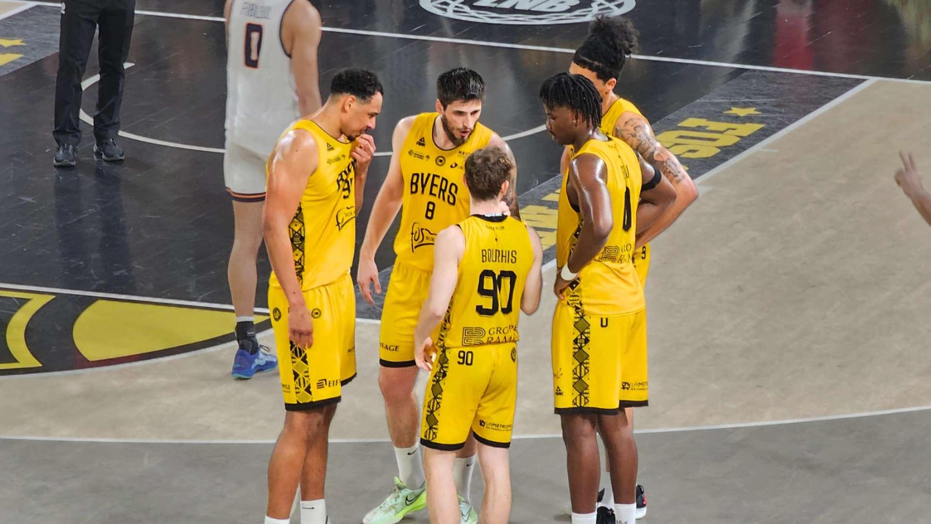 Fos Provence Basket : une remontée inachevée face à Poitiers