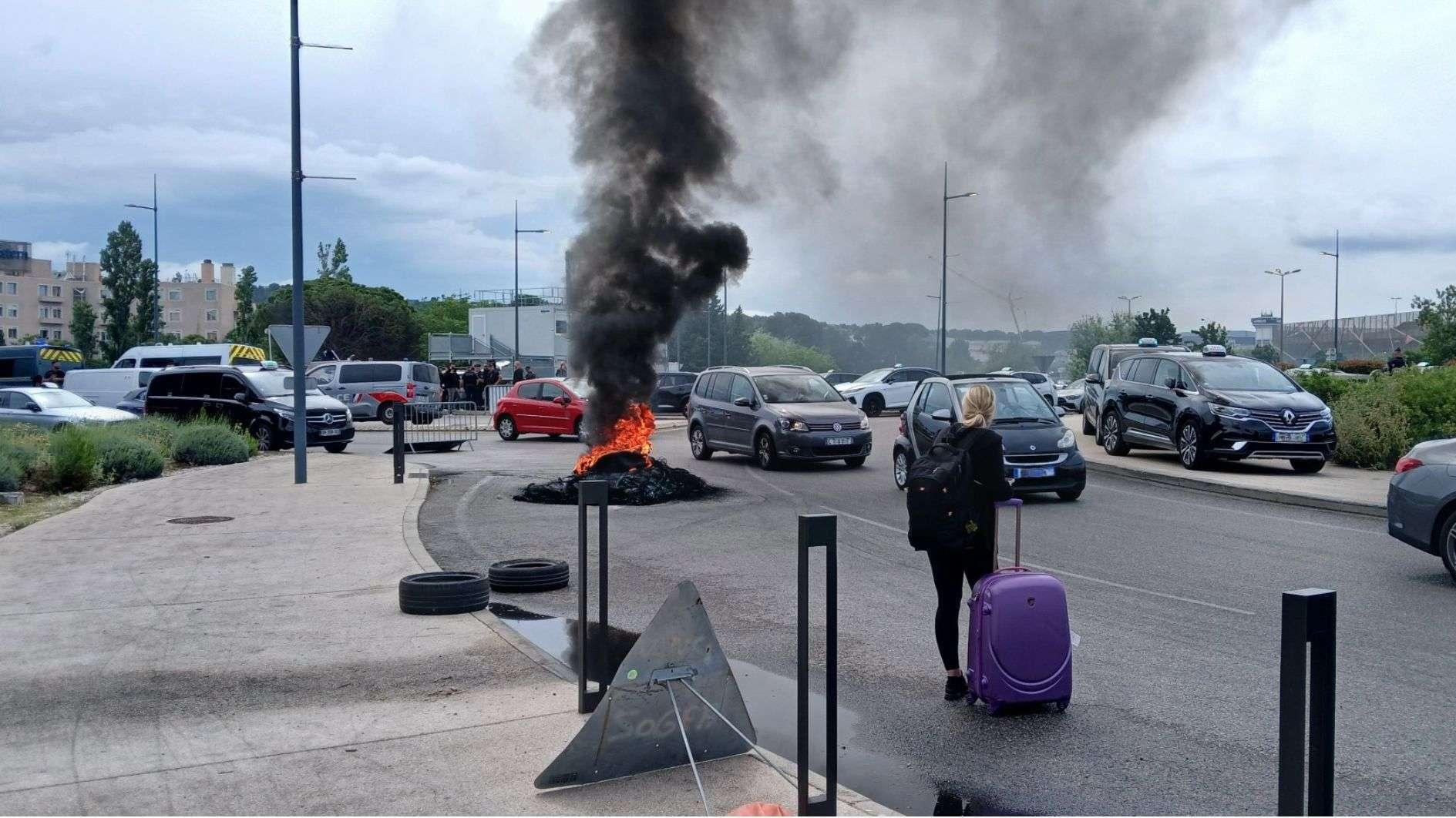 Nouvelle mobilisation des taxis ce mardi avec un barrage filtrant à l'aéroport de Marignane