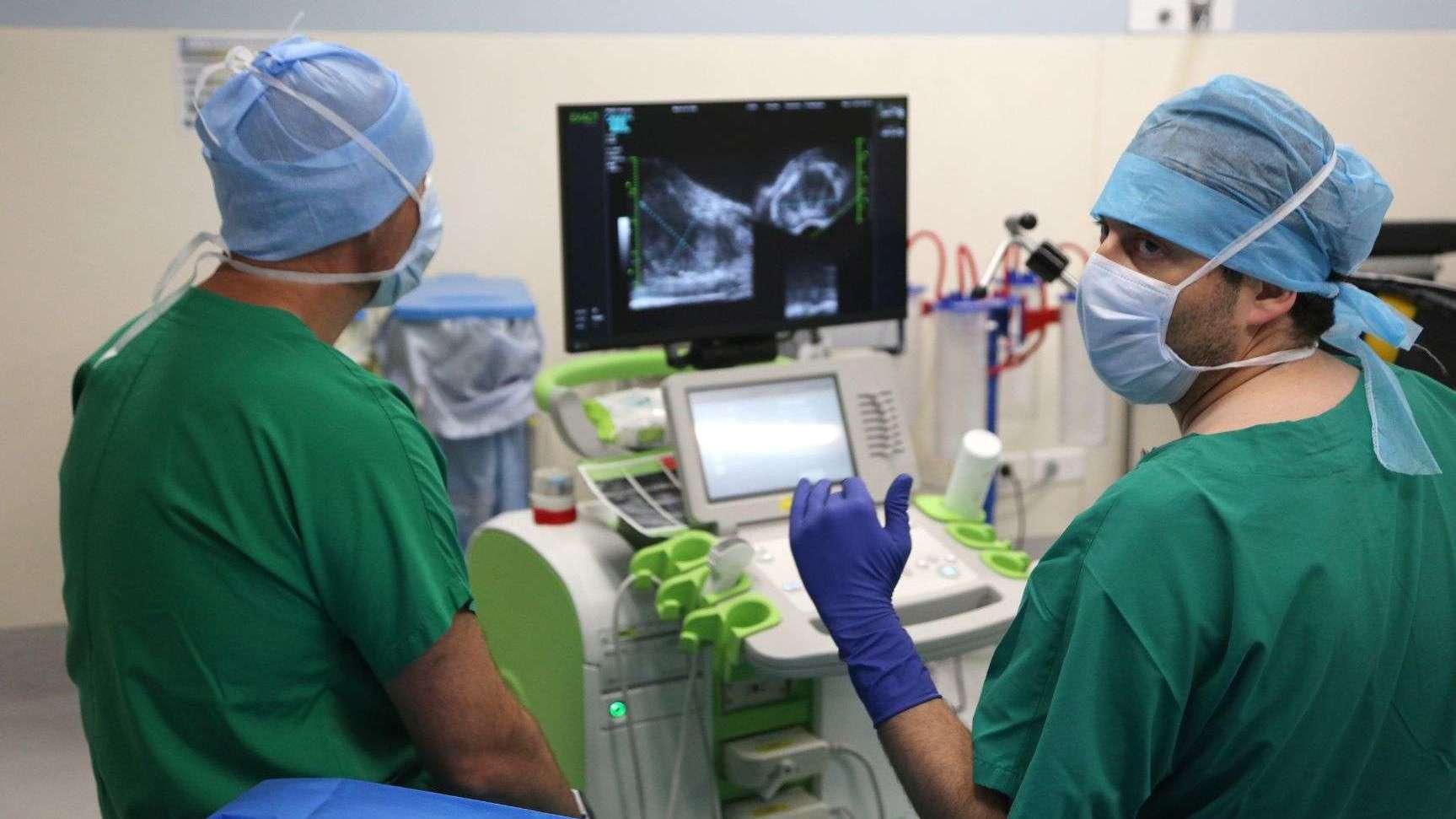 Un appareil de haute technologie pour dépister le cancer de la prostate à l'hôpital de Martigues 