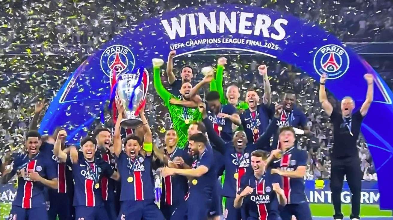 32 ans après l'OM, le PSG devient le 2e club français à soulever la Ligue des champions