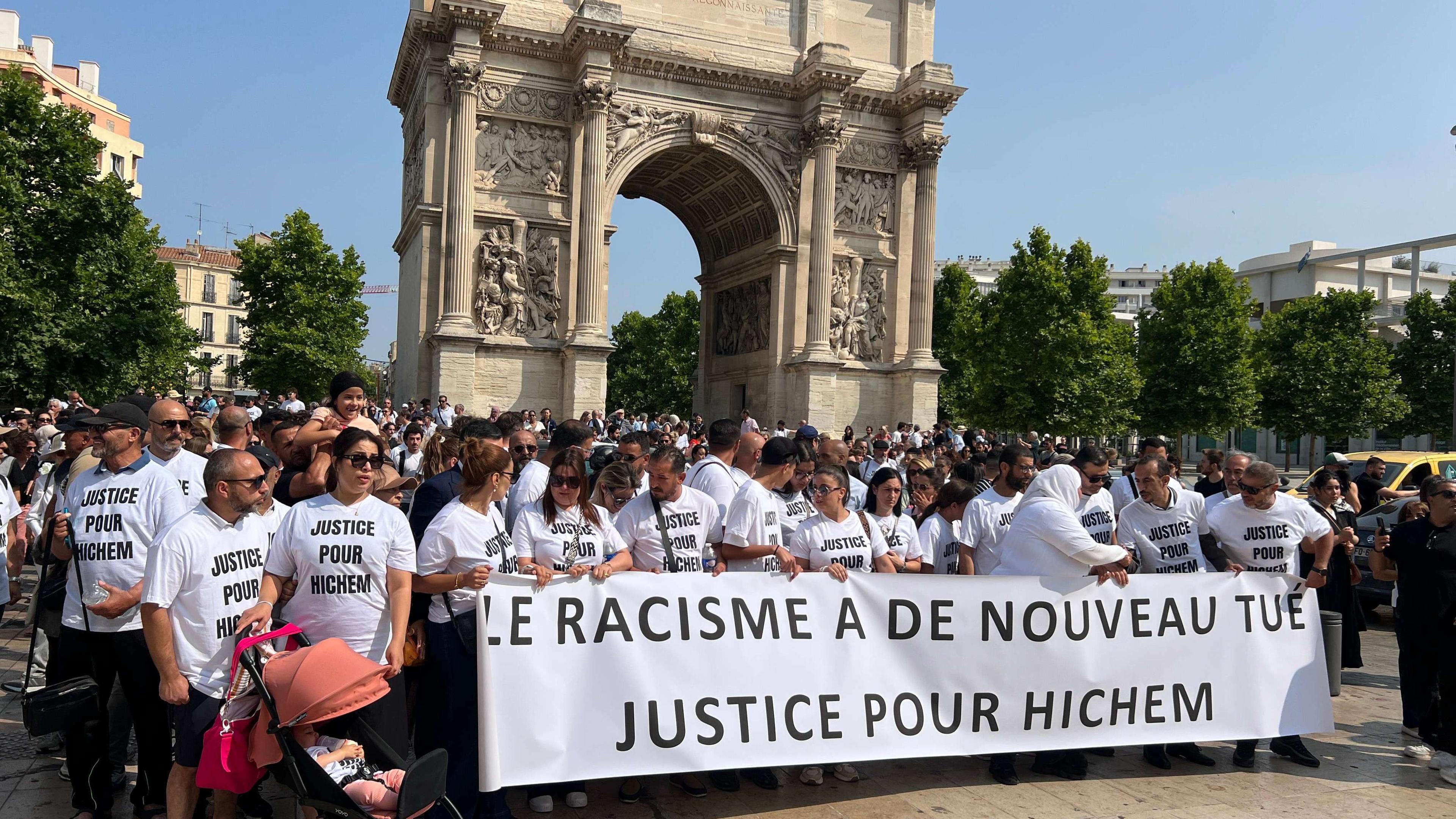 À Marseille, une marche blanche pour Hichem Miraoui
