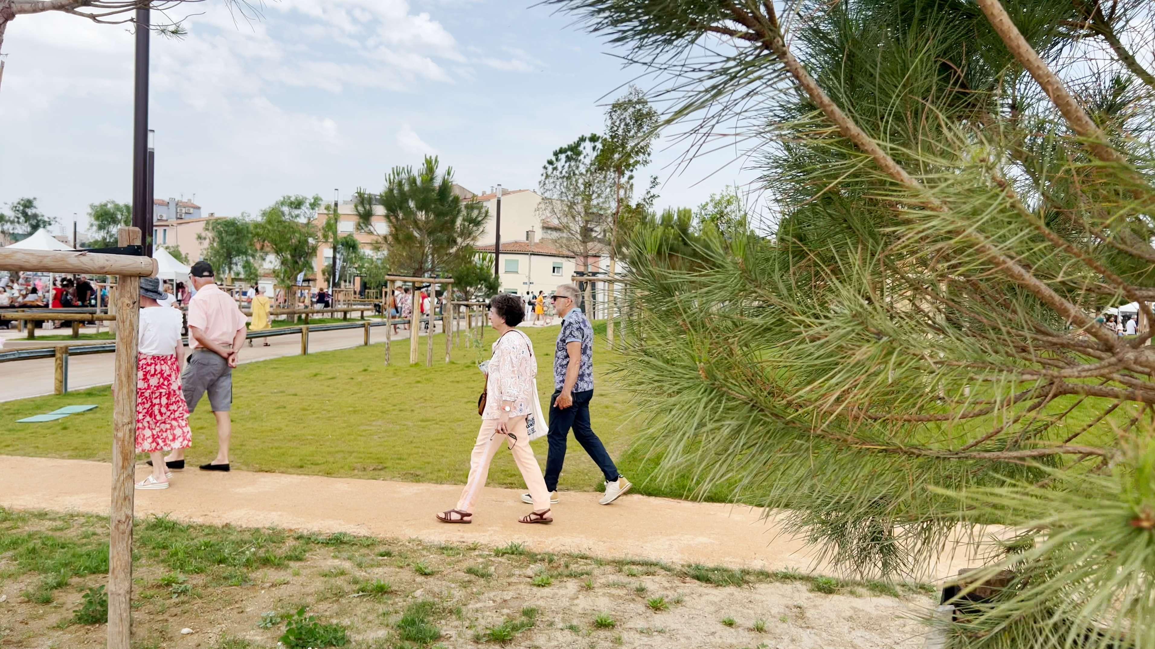 Des arbres à la place du béton, Martigues inaugure sa nouvelle place 