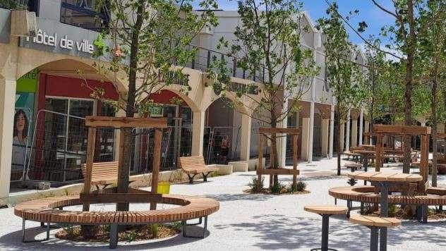 Vitrolles : la Place de Provence végétalisée pour plus d'attractivité et de convivialité 