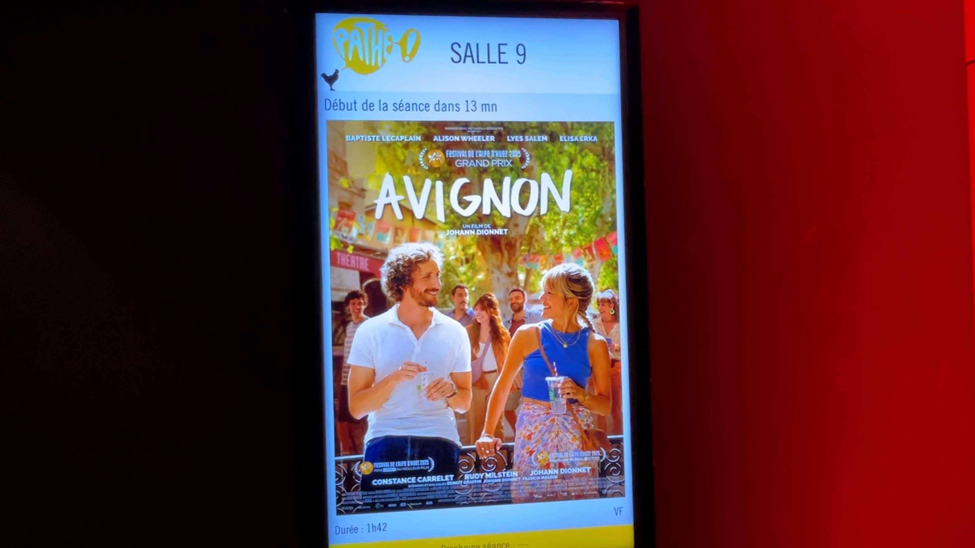 "Avignon", les premières réactions : "Ça donne envie d'aller au festival cet été"