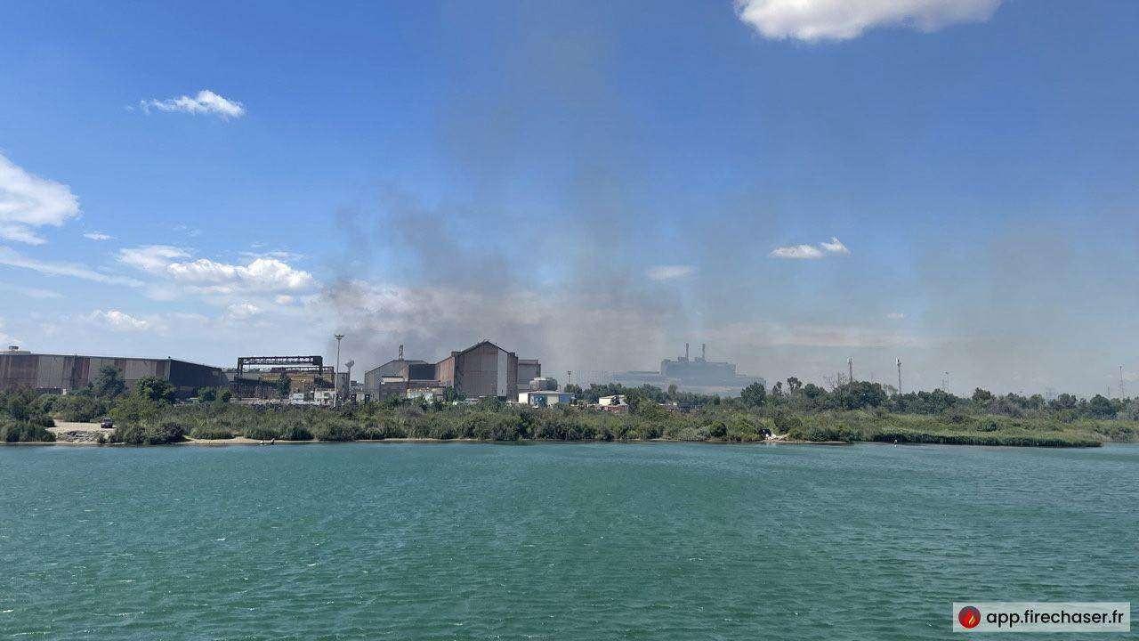Incendie dans l'enceinte d'ArcelorMittal à Fos-sur-Mer : le feu est fixé, 7 hectares ont brulé