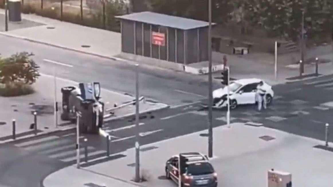 Marseille: la vidéo d'une voiture de police percutée fait réagir les élus locaux