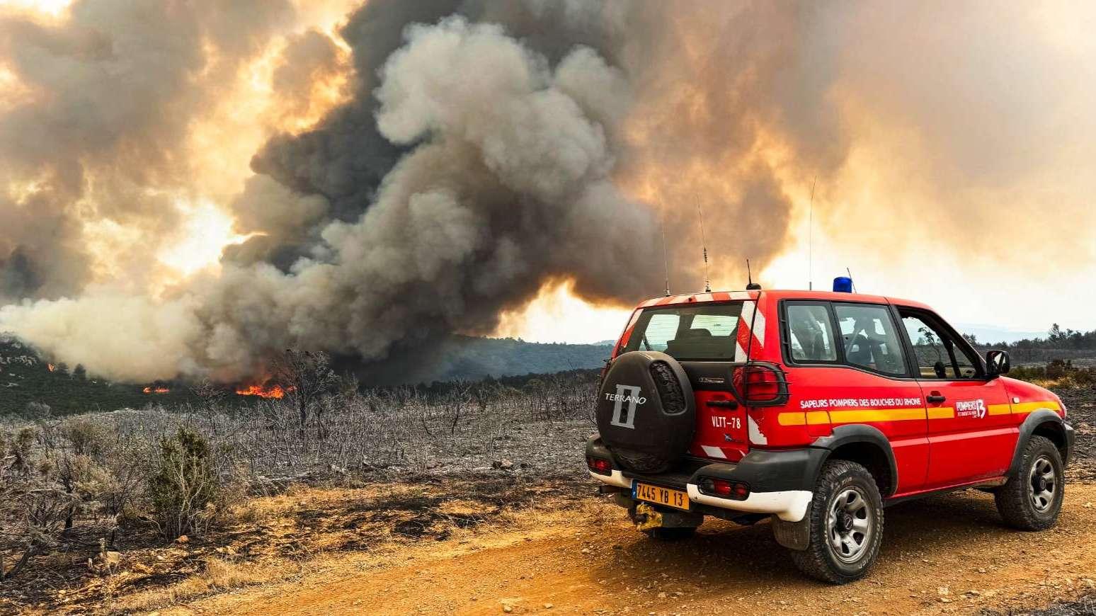 90 pompiers du SDIS 13 et une colonne des marins-pompiers en renfort dans l'Aude