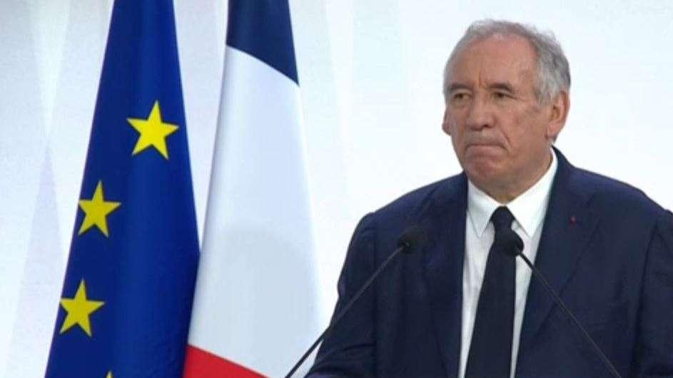 François Bayrou : les députés ont "13 jours" pour choisir entre "le chaos" ou "la responsabilité"