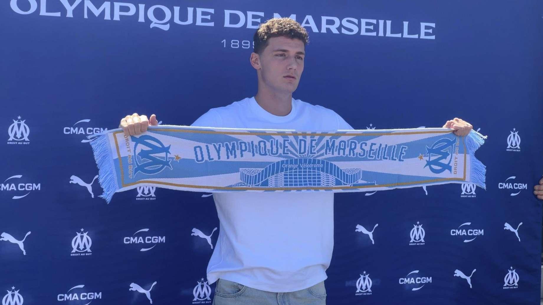 "J’espère qu’on fera de belles choses" : Benjamin Pavard est arrivé à Marseille