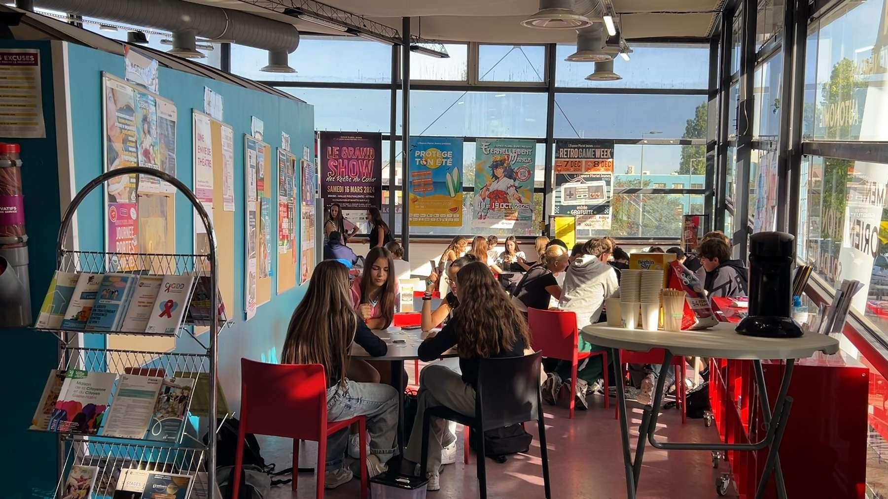 L'EPJ : "Un lieu que les jeunes s'approprient" à Istres