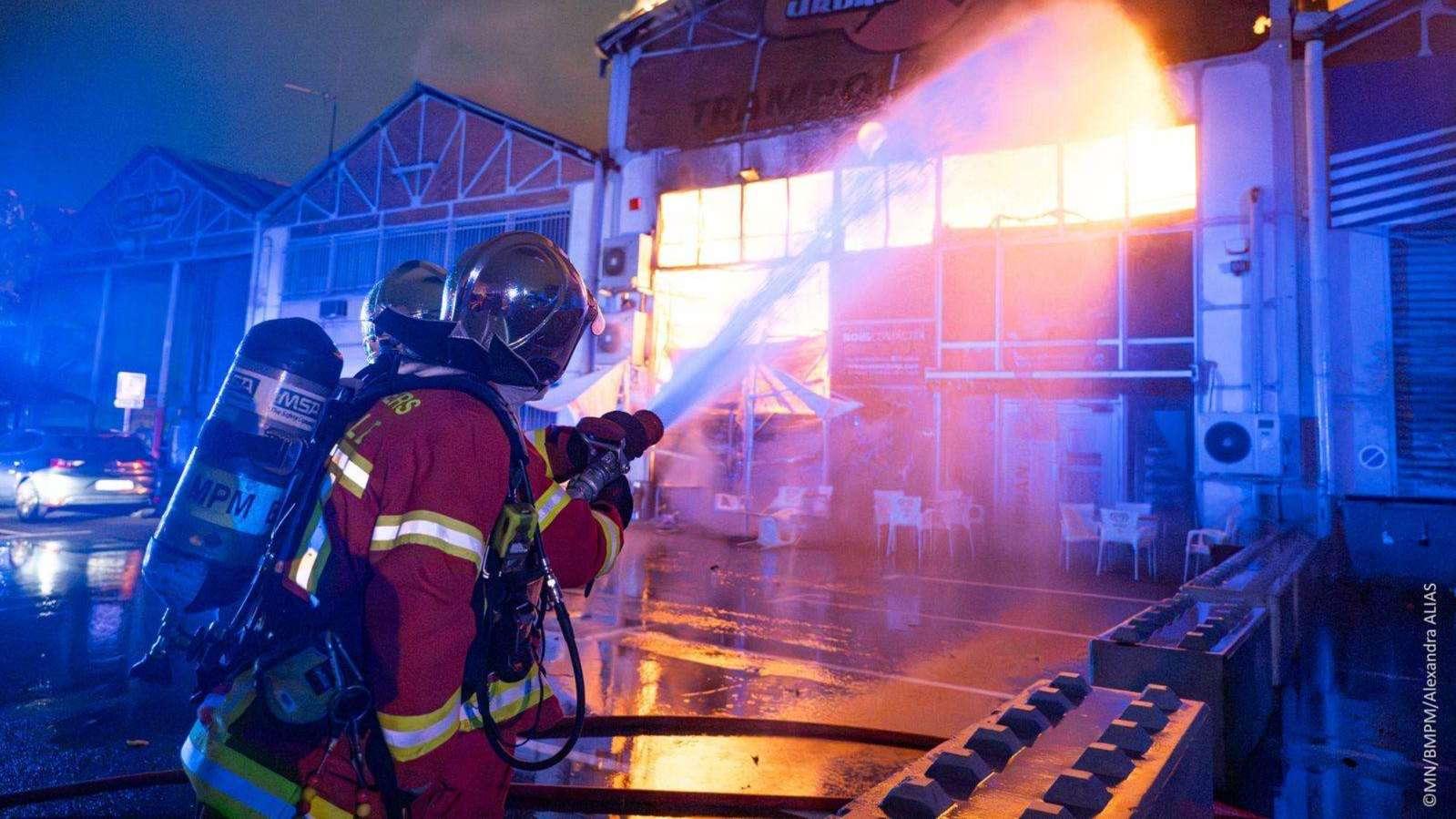 Les marins-pompiers sont intervenus pour un incendie dans le 11ème arrondissement de Marseille 