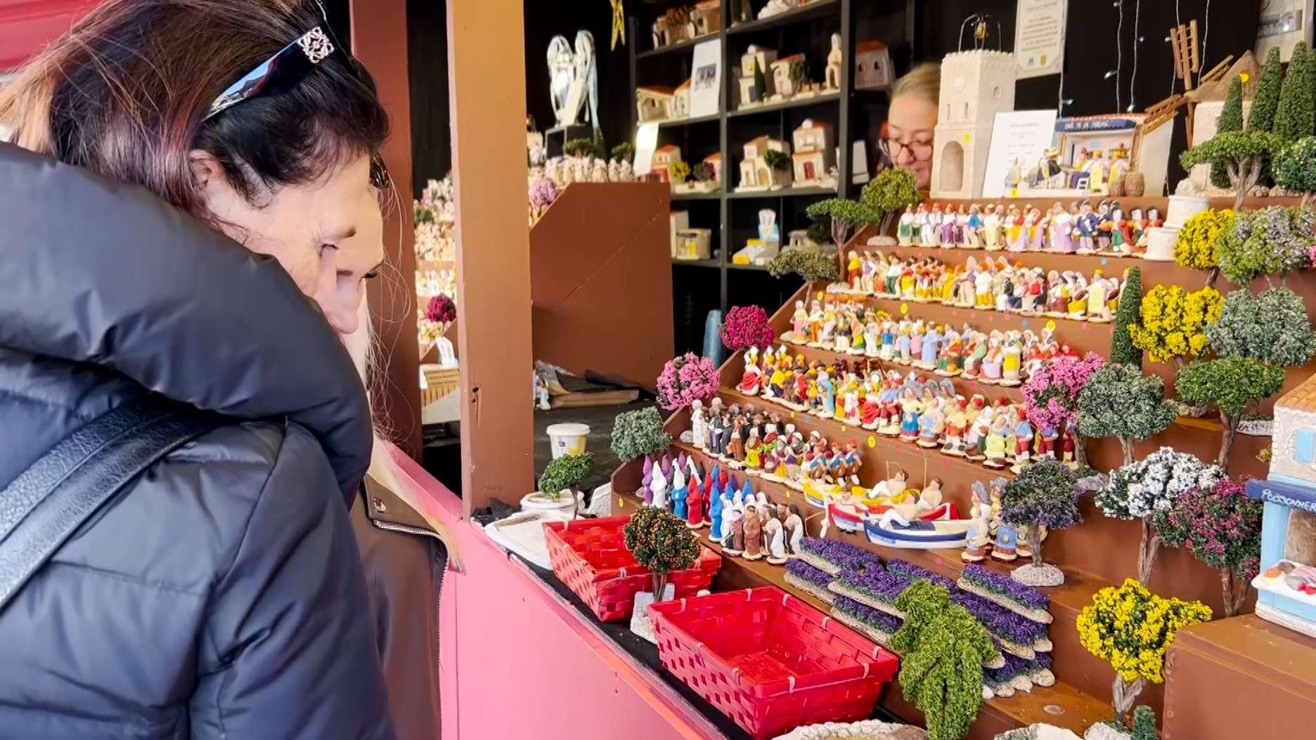 "Elle a tout traversé" : la 223e Foire aux Santons de Marseille s'installe sur le Vieux-Port