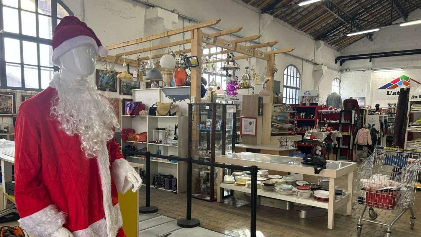 Un sac Lagerfeld et des meubles d'artiste : les trésors de la Ressourcerie de Martigues