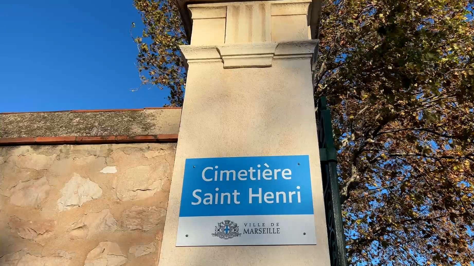 Emmanuel Macron s'est rendu sur la tombe de Mehdi Kessaci à Marseille