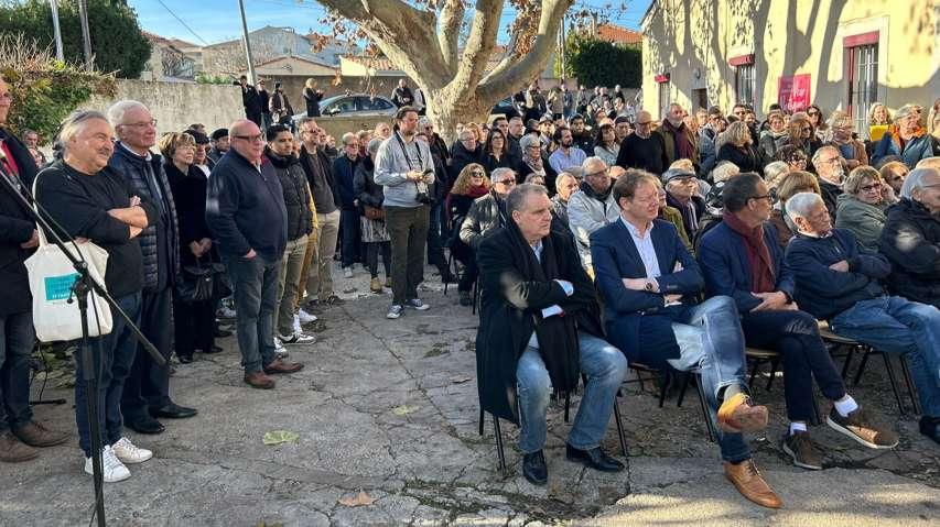 Martigues : Gaby Charroux inaugure son local de campagne, devant de nombreux soutiens