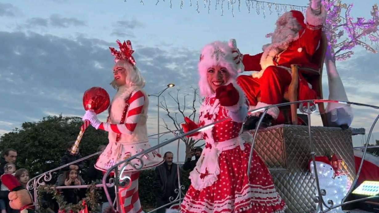 La féérie envahit les rues de Martigues avec la grande parade de Noël