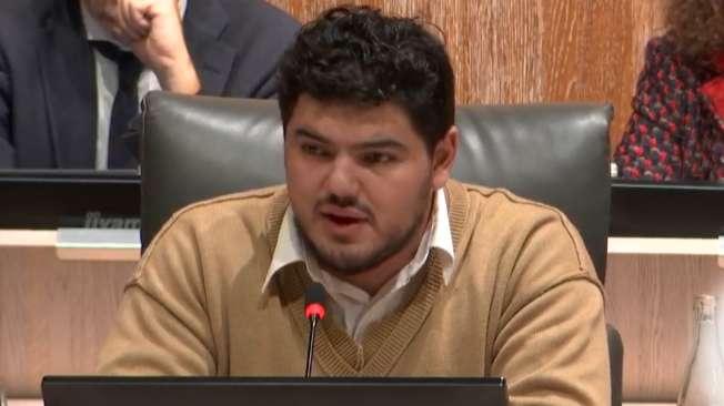 Marseille : "Le fait de vivre me fait d'autant plus culpabiliser que mon petit frère Mehdi n'est plus", le discours bouleversant d'Amine Kessaci au Conseil Municipal