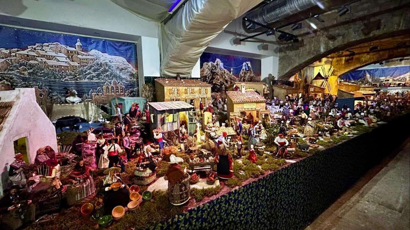 Allauch : 50 santons animés et 120m² de décor, plongez au cœur de la célèbre crèche Orsini