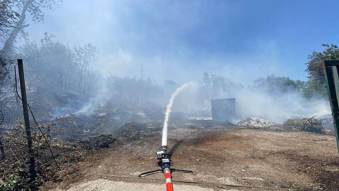 Fin du cauchemar à Entressen : la justice ordonne la fermeture de la décharge illégale