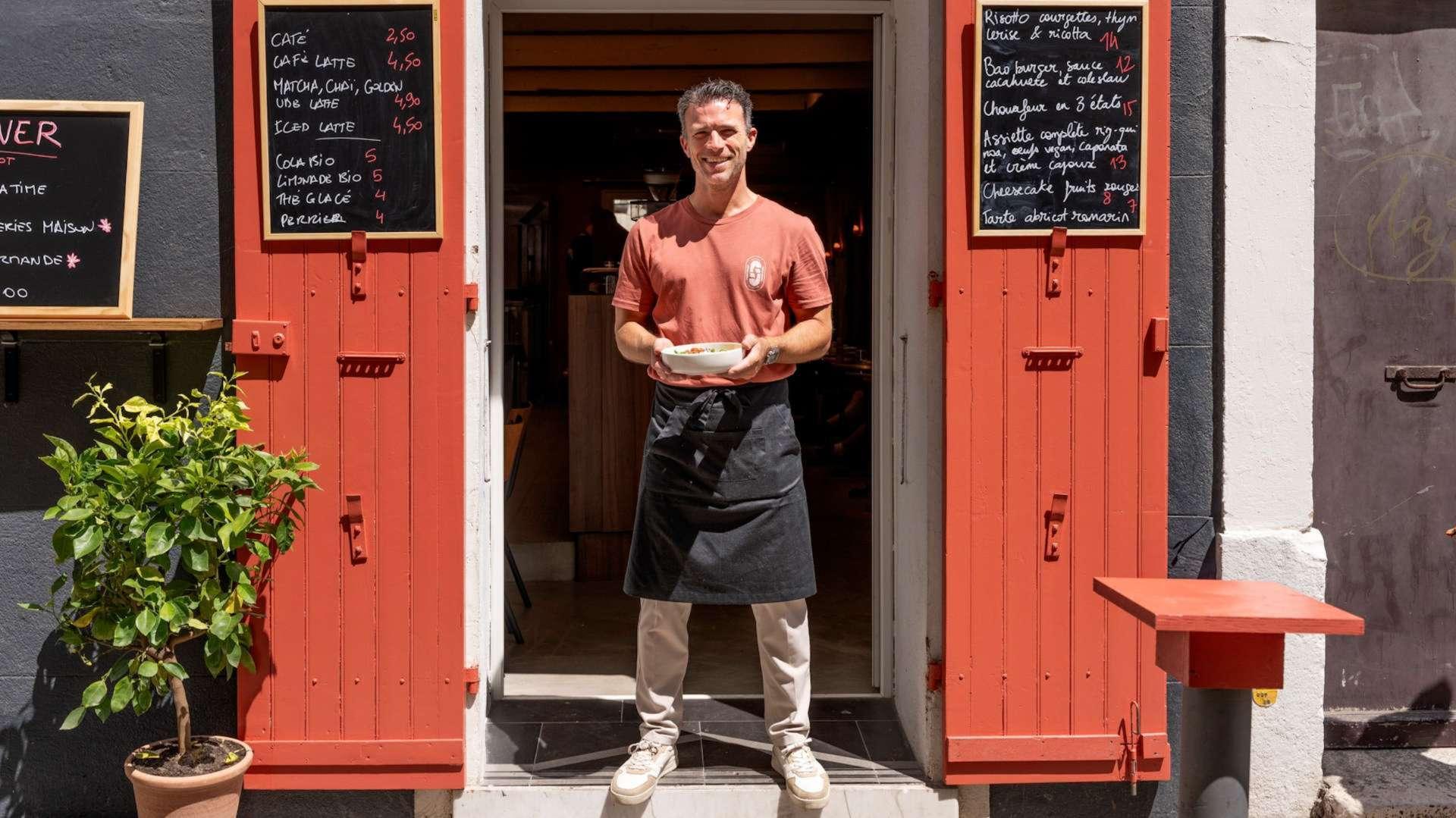 "Carbonara", "Kebab", et "Cannellonis" végétaux : comment le chef Cédric Villetorte convertit les carnivores à Marseille ! 