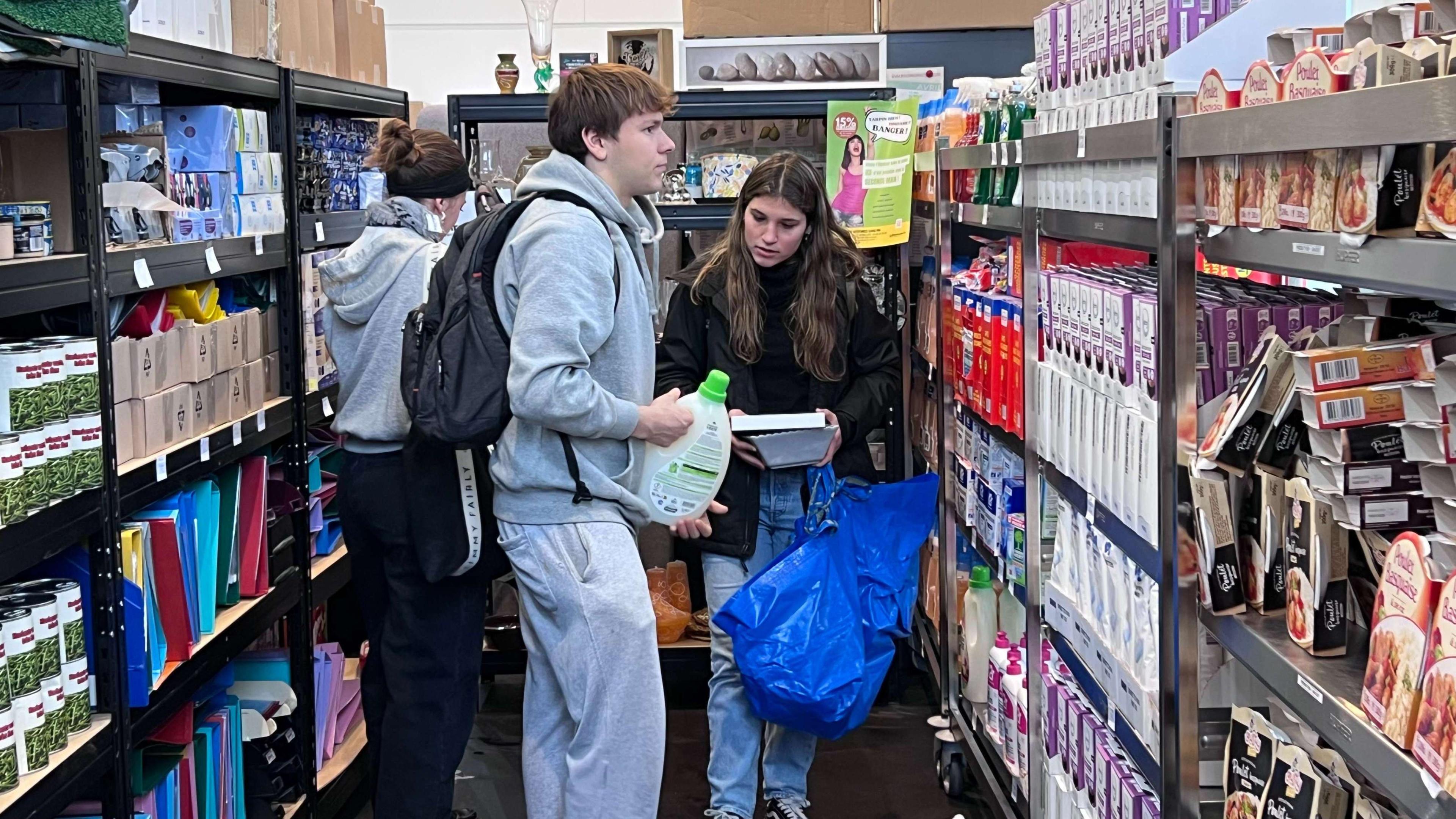 Aix : l'épicerie Solid’AM attire de nombreux étudiants lors de son ouverture