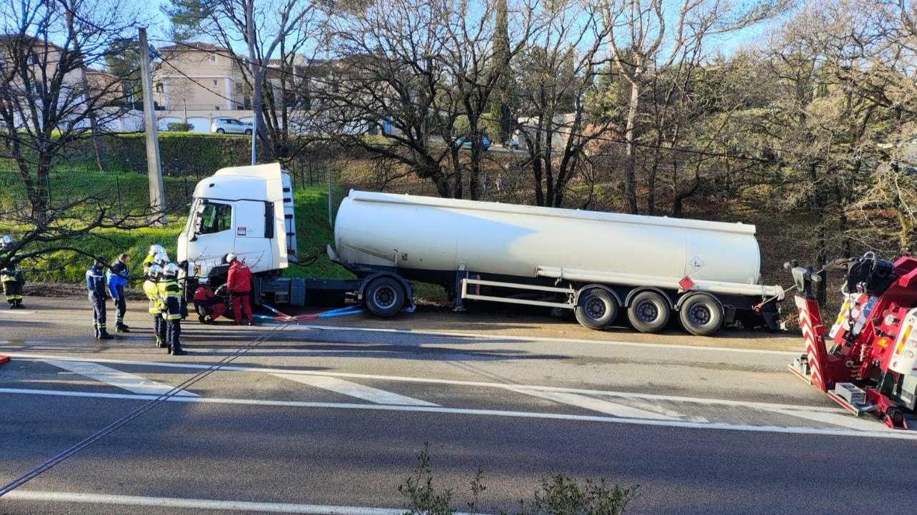 La RD 96 coupée après un accident impliquant un poids lourd à hauteur de Fuveau