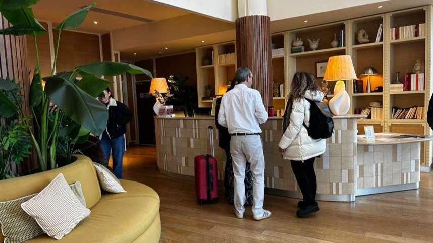 "Plus qu’un hôtel, un sanctuaire" : immersion à la Villa M, le nouveau QG marseillais entre bien-être, boxe et rencontres