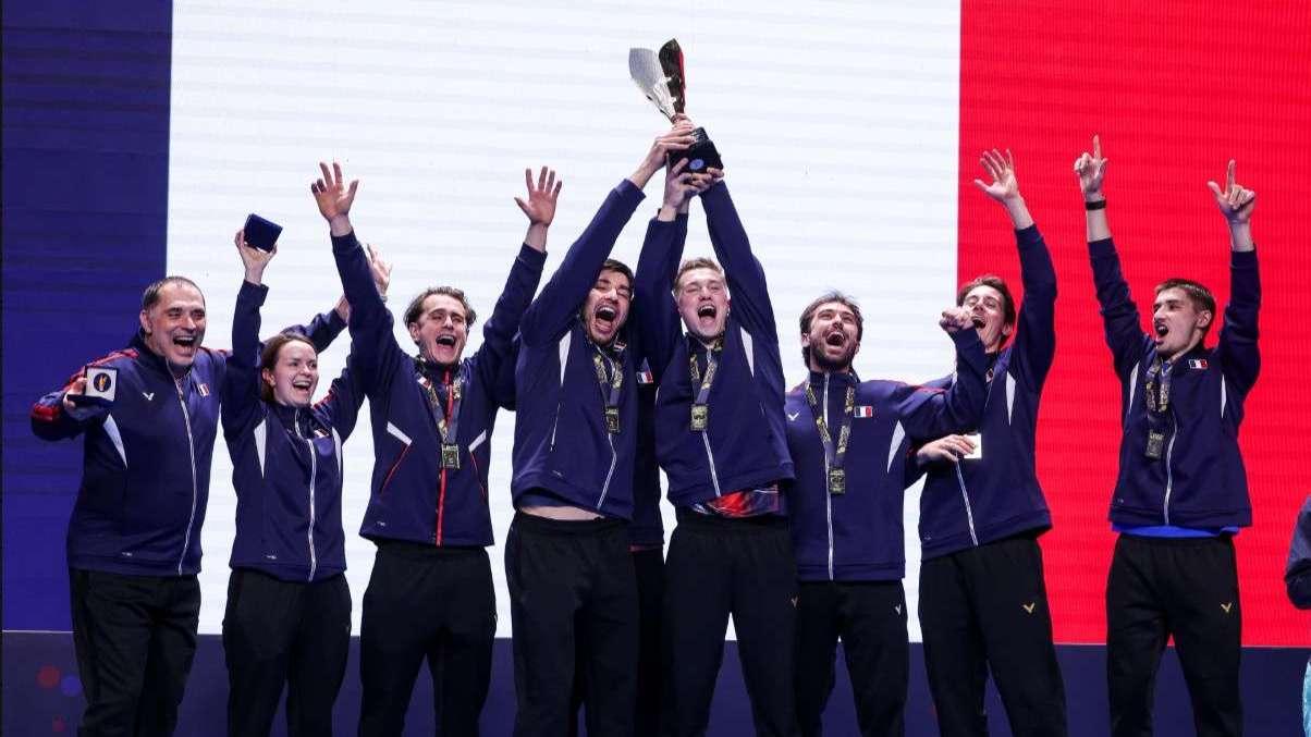 Exploit historique : les frères Popov et les Bleus sacrés champions d'Europe de badminton 