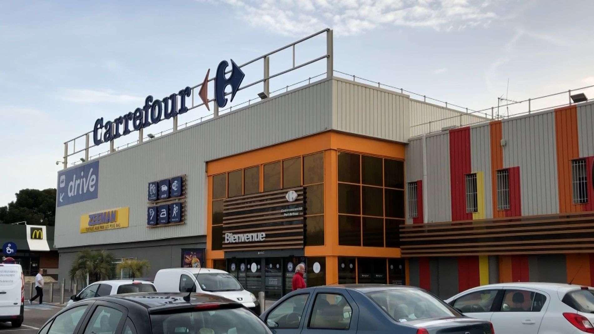 Misant sur l'IA et le frais, Carrefour vise 1 milliard d'euros d'économies par an d'ici à 2030