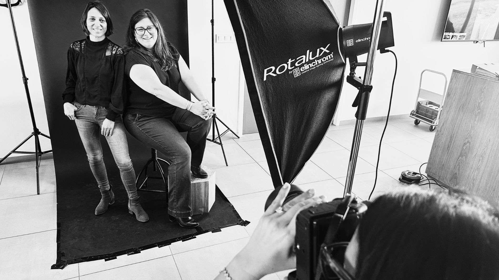 "Les Révélées" : à Salon-de-Provence, la solidarité s'affiche en noir et blanc pour le droit des femmes