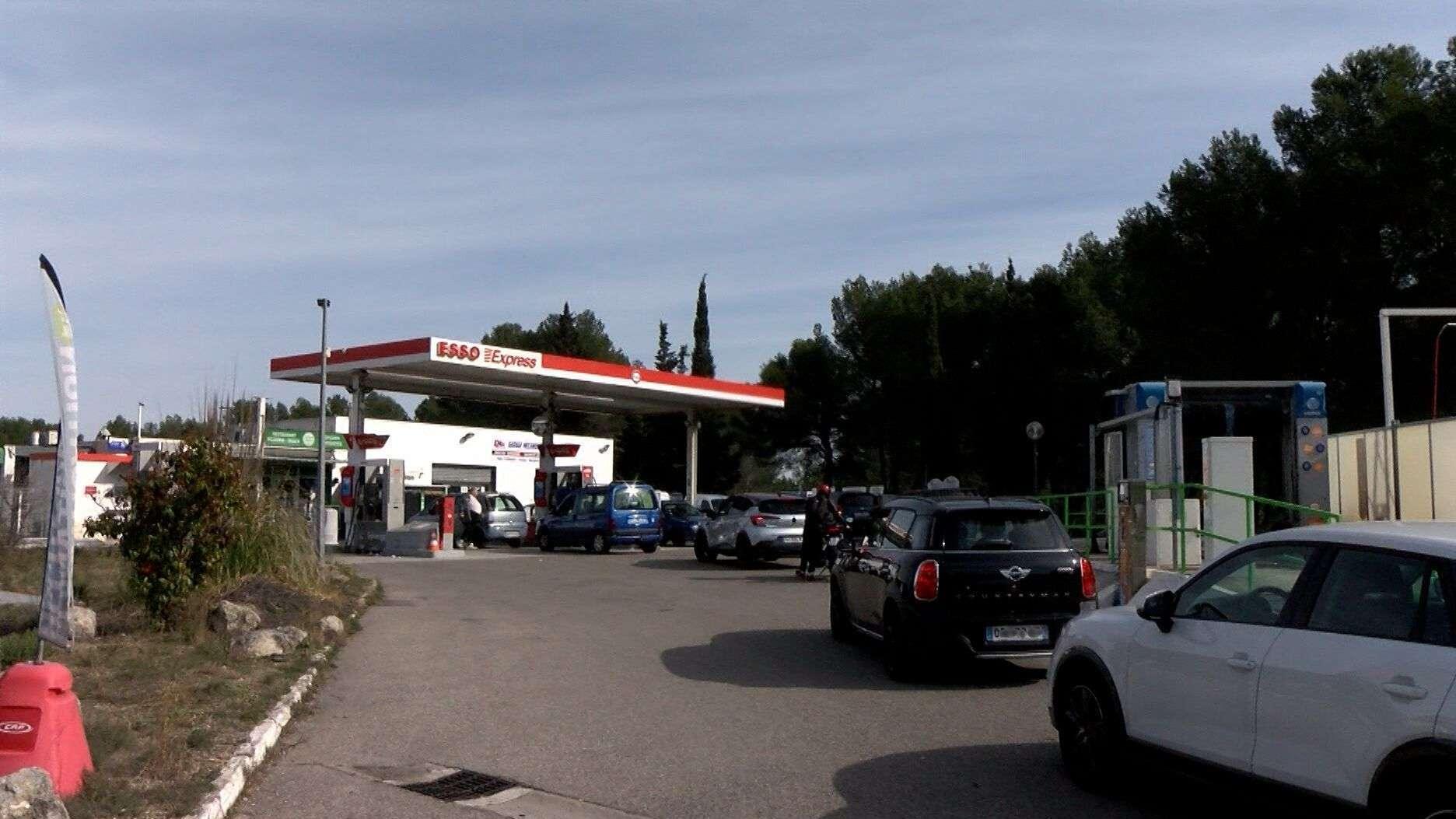 "Aucun risque d'approvisionnement à court terme" en France sur le gaz et l'essence