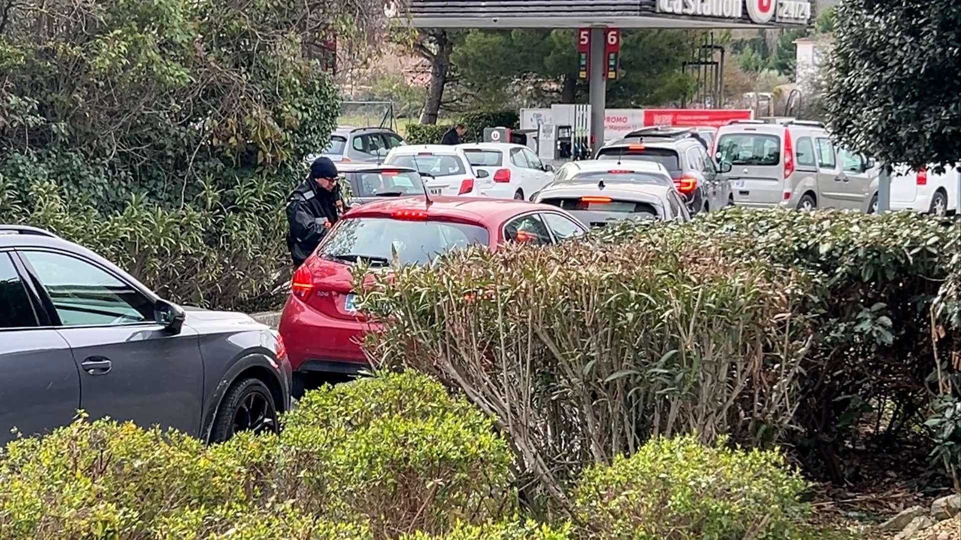 "On crée la psychose" : dans les Bouches-du-Rhône, la peur de la pénurie pousse les automobilistes vers les pompes