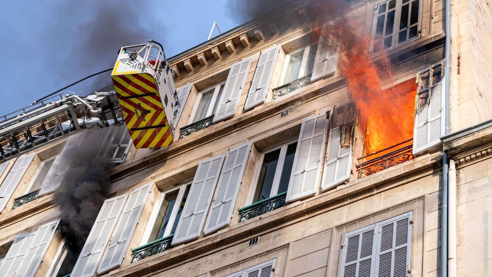 Marseille : un incendie rue Saint-Jacques mobilise les marins-pompiers, 7 personnes évacuées