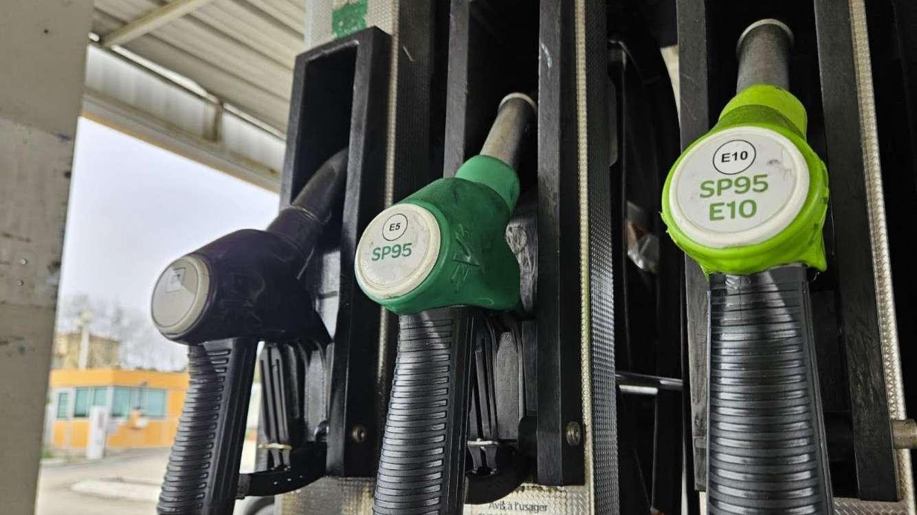 Prix de l'essence à la pompe: "trop tôt" pour parler de nouvelles aides (ministre déléguée à l'Energie) 