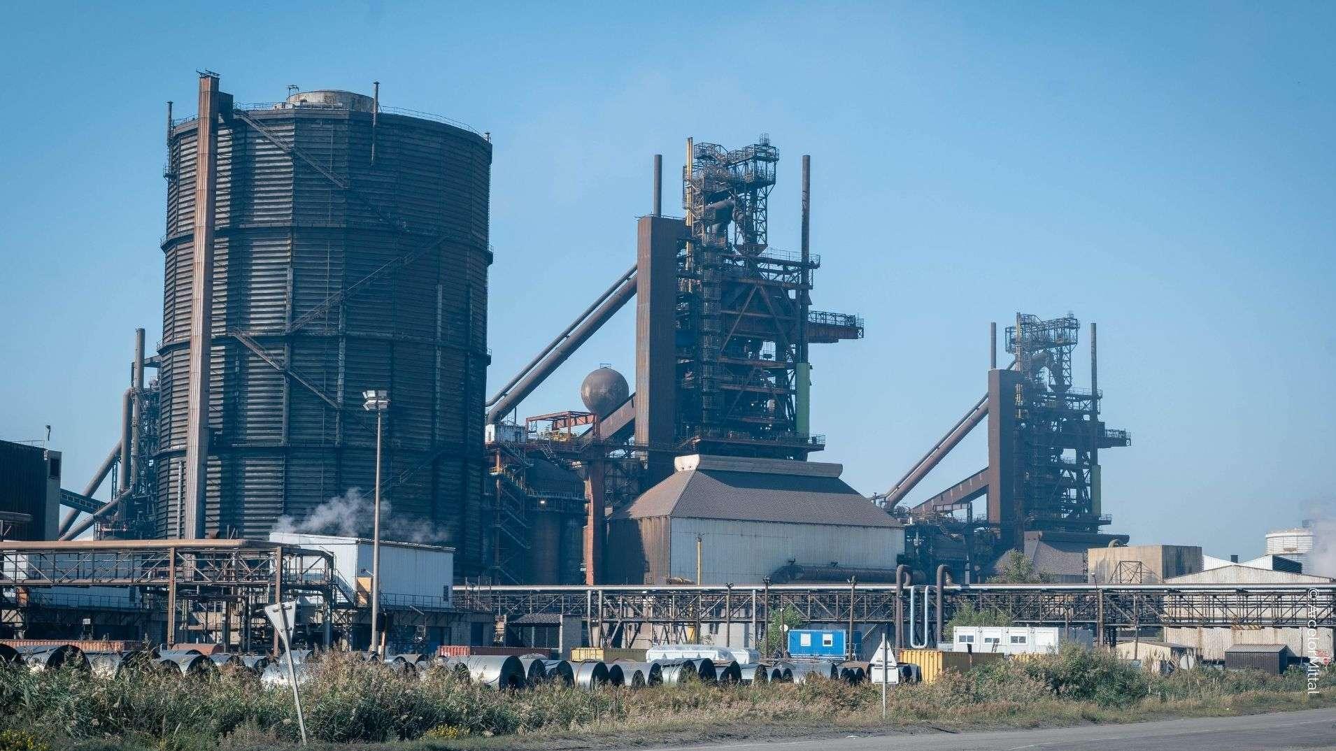Fos-sur-Mer : ArcelorMittal relance son deuxième haut-fourneau et annonce des recrutements