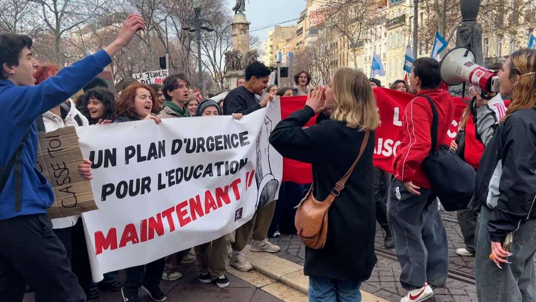 Marseille : entre blocus, manifestation et interpellations, le bras de fer s'intensifie dans les lycées marseillais