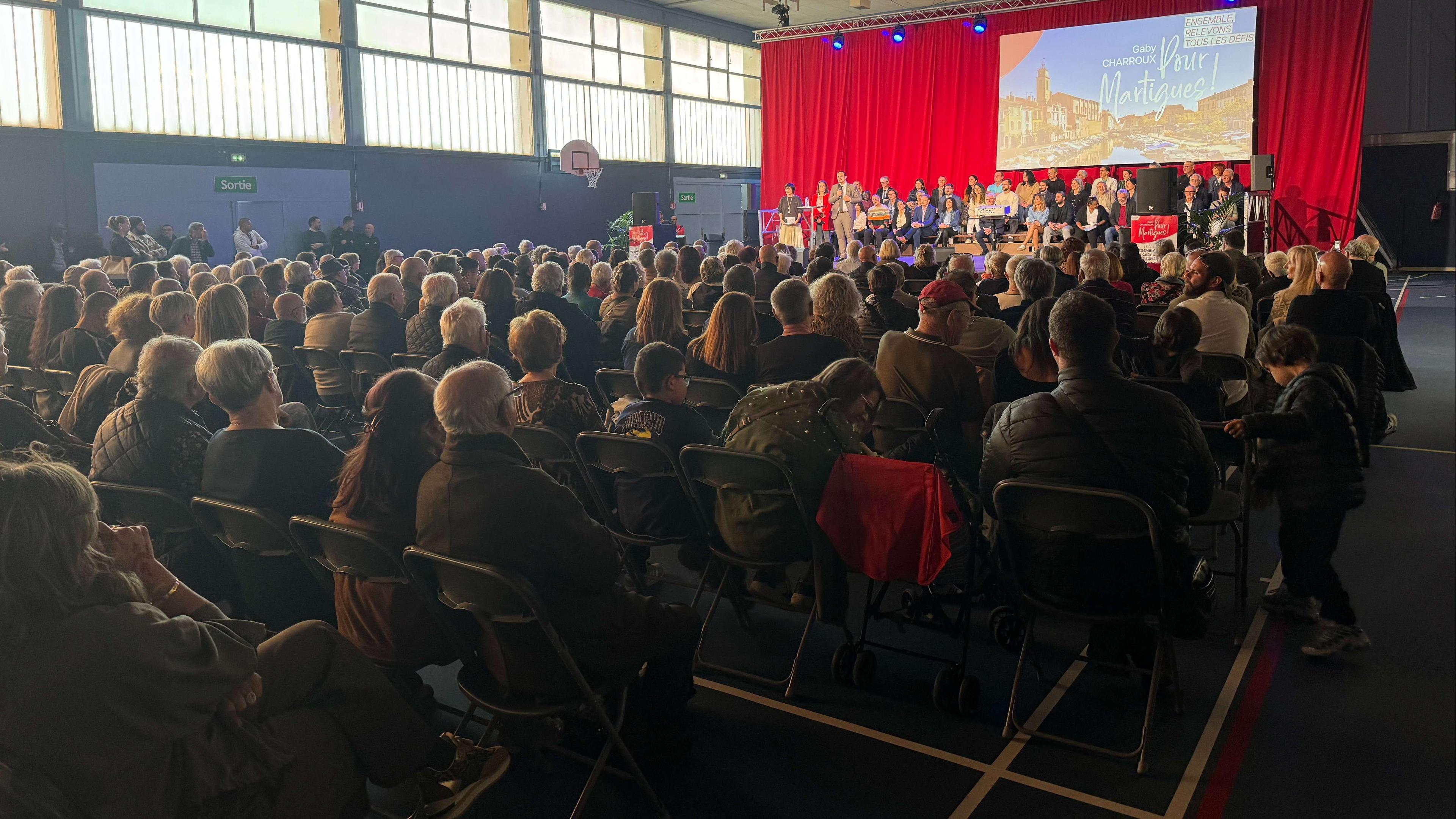 Municipales 2026 à Martigues : Gaby Charroux mobilise ses troupes pour son ultime meeting de campagne